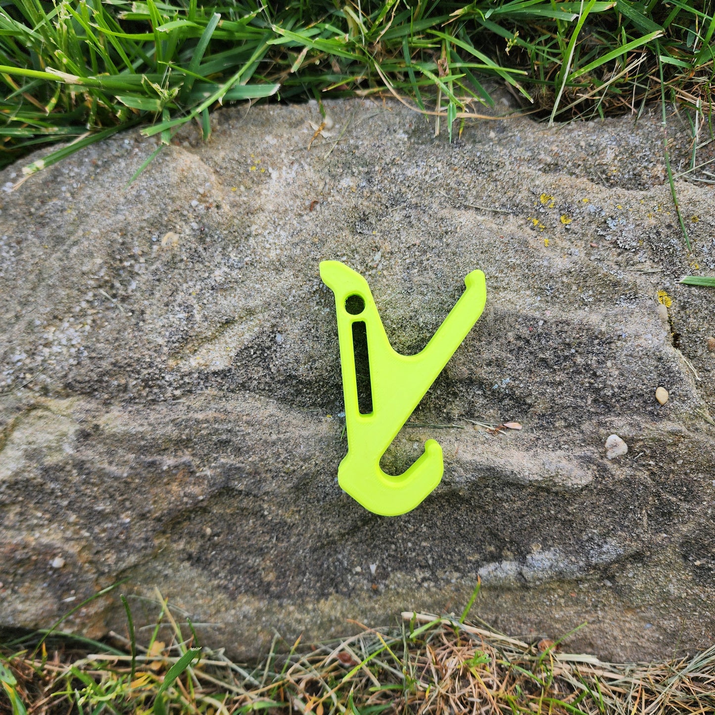 Mobile Gear 2 Post Accessory Hook