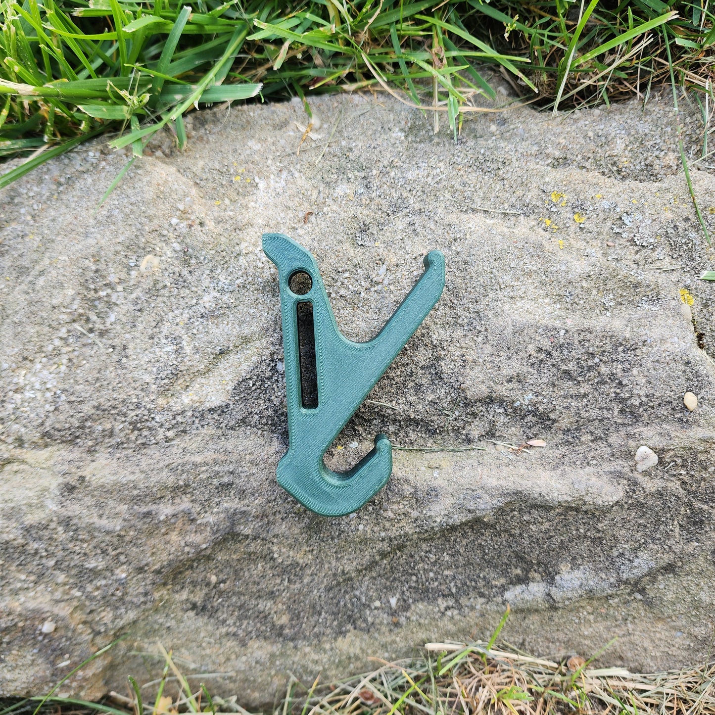 Mobile Gear 2 Post Accessory Hook
